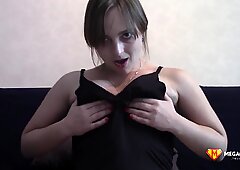 Teen Sophie Showing Her Shaved Pussy On Cam