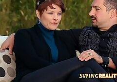 Kåt Swinger gör knull så hårt och varmt hans fru fitta