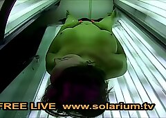 Solarium web cam geile wanita tua dan lelaki muda mit geilentitten fingert sich live www.solarium.tv